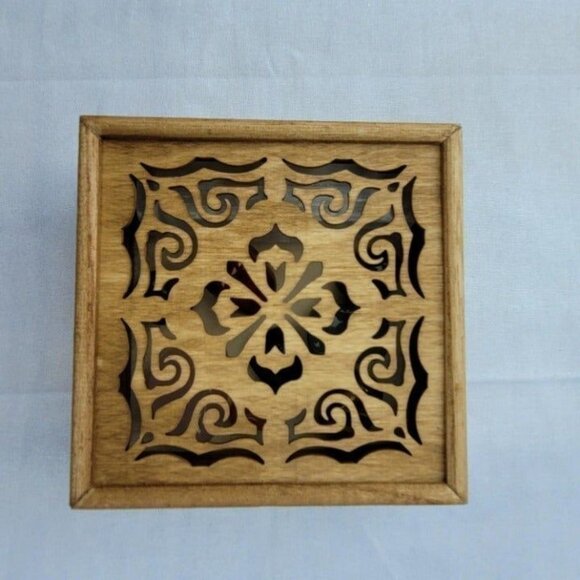 Reiki Chakra Crystal Boxed Gift Set 2 - Align, Relax, and Energize Your Practice - Picture 3 of 4